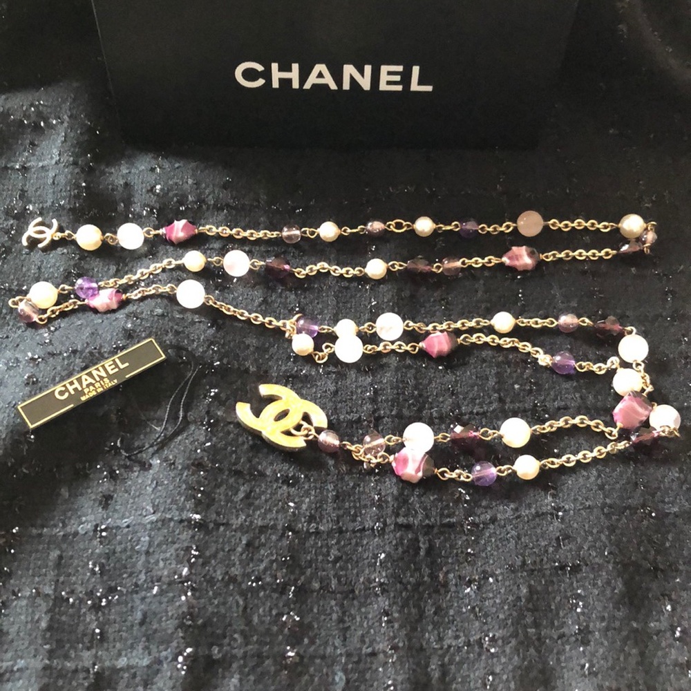 Chanel faux pearl and resin necklace